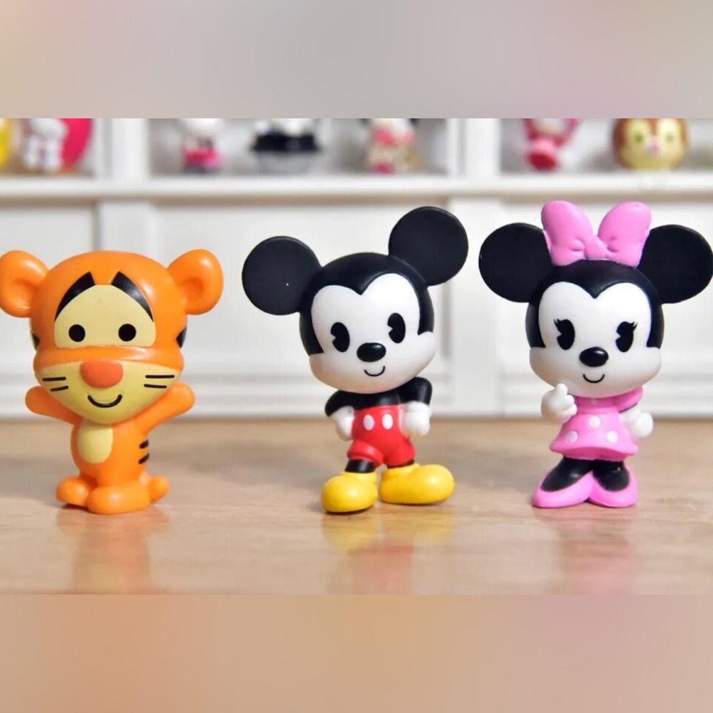 2022 Disney Mini Figure 3 Pack Bundle - Mickey,‎ Minnie, and TiggerBrand New